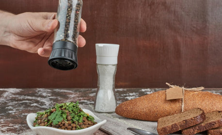  black salt grinder